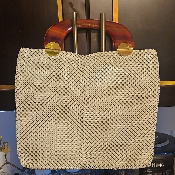 Chic Whiting And Davis Chainmail Purse - Picture 3 of 4